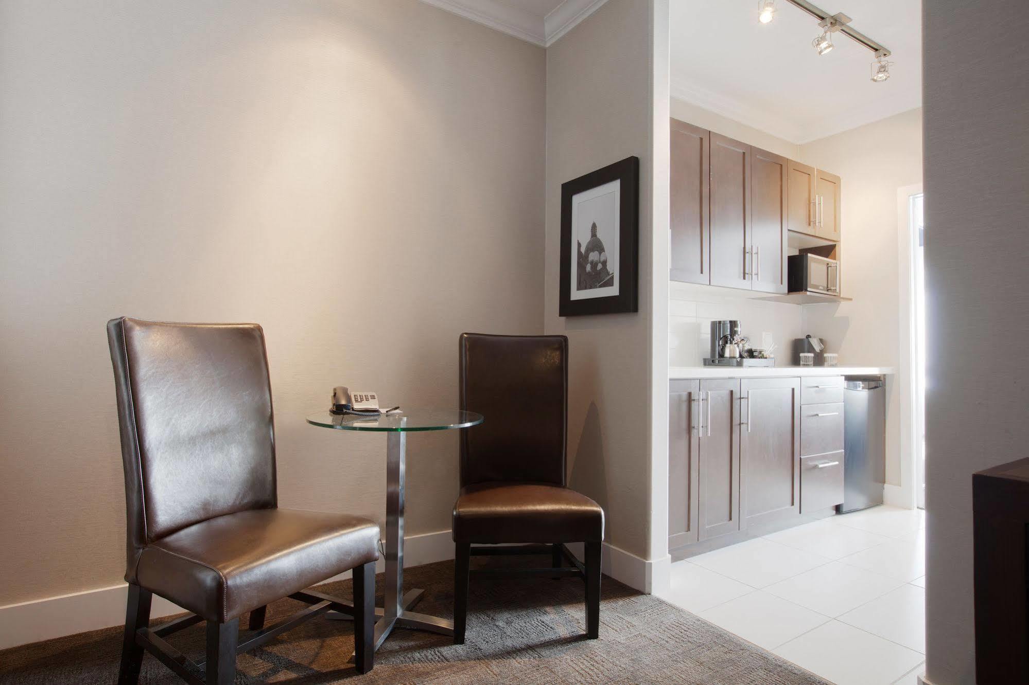 Sandman Signature Edmonton South Hotel Ngoại thất bức ảnh